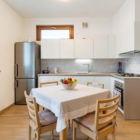 Syria By Interhome Apartman Domaso