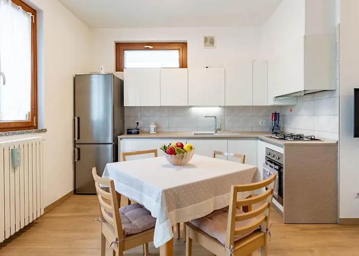 Syria By Interhome Διαμέρισμα Domaso